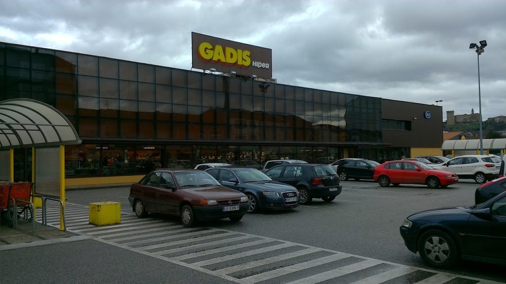 ¿Dónde están los hipermercados Gadis en Lugo?